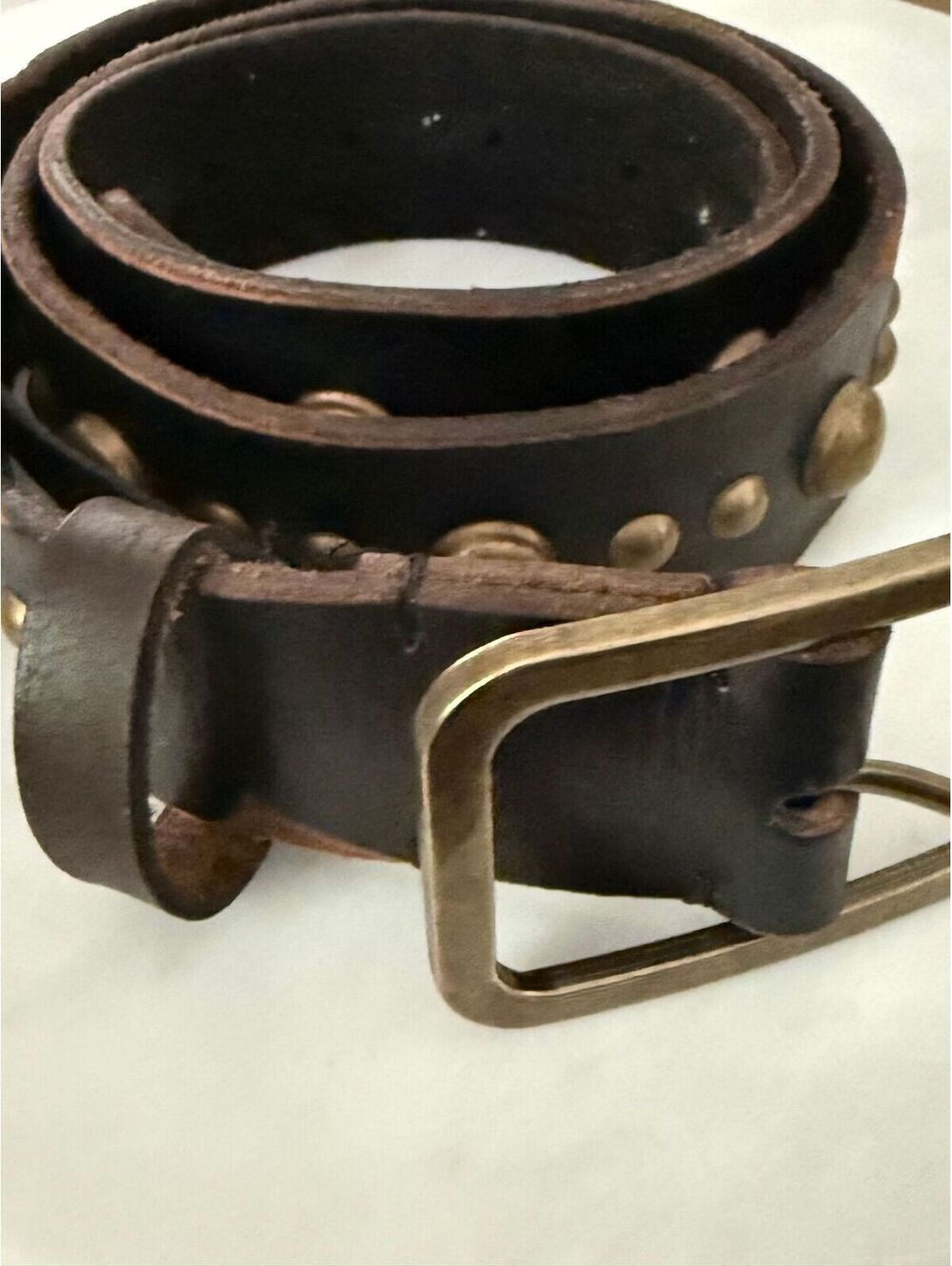 (M/L) NWOT FREE PEOPLE STUDDED DISTRESSED LEATHER BELT